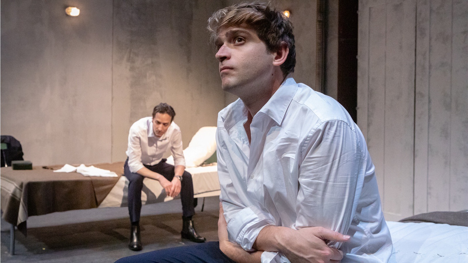 Dario Aita e Giuseppe Scoditti nello spettacolo Il calapranzi