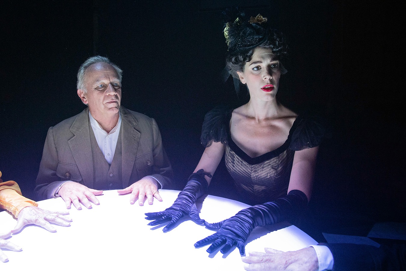 Scena dello spettacolo Il fu Mattia Pascal