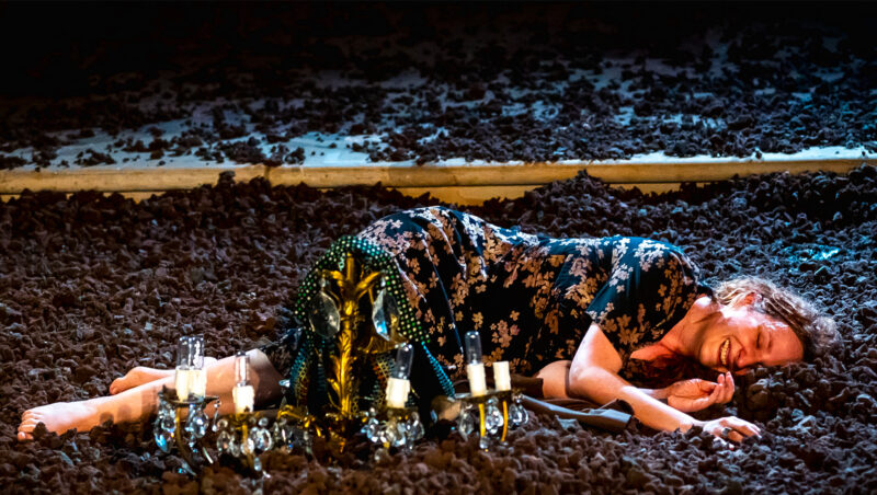 Valentina Picello nello spettacolo Anna Cappelli regia di Claudio Tolcachir