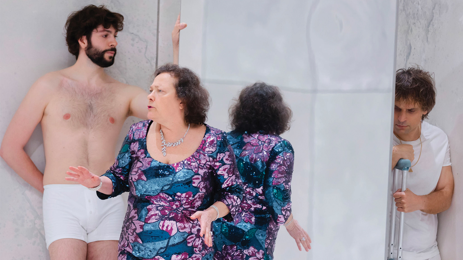 Scena dello spettacolo La gatta sul tetto che scotta