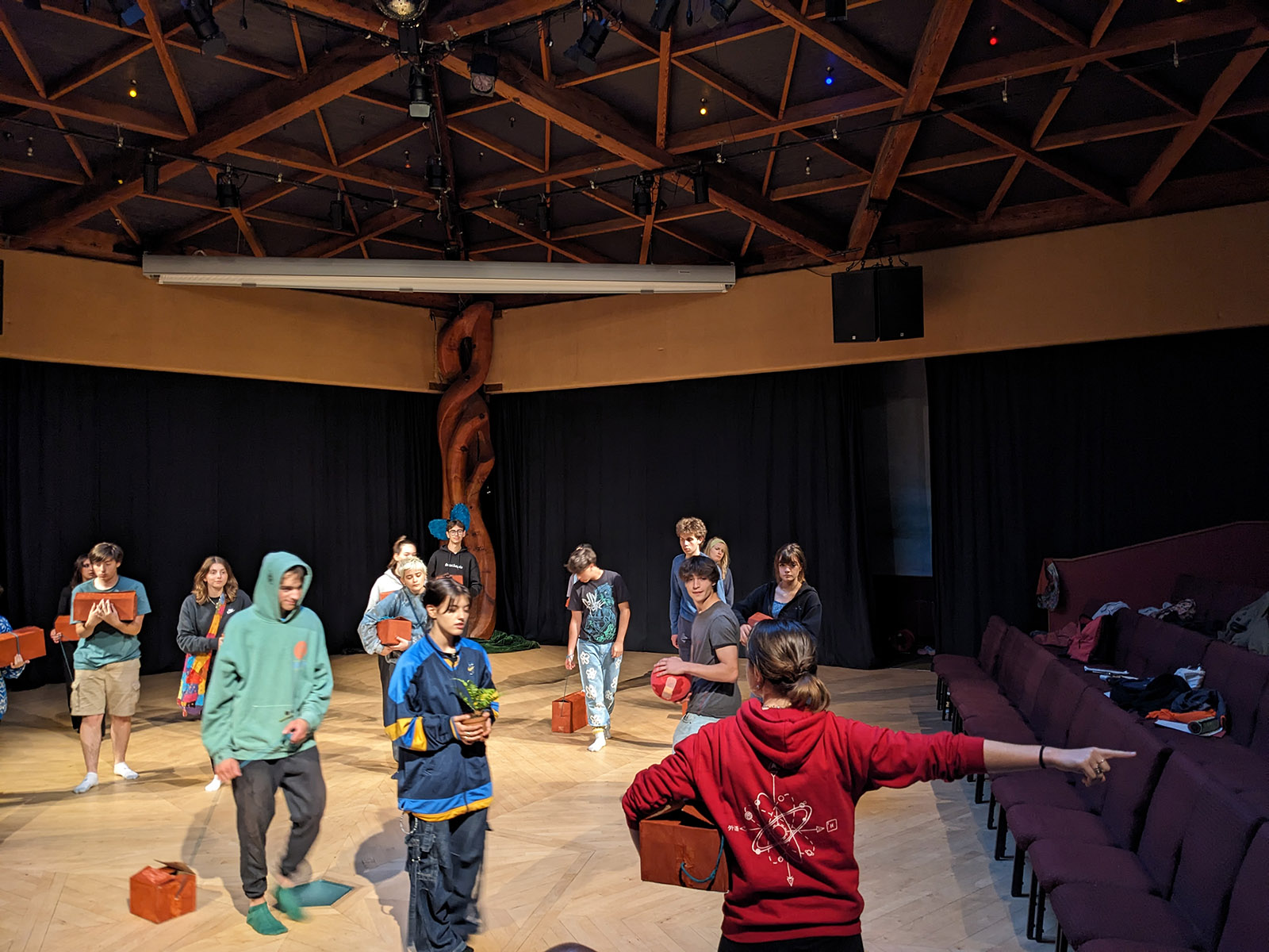 Laboratorio di teatro il corpo oltre la pelle