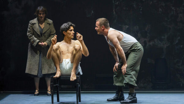 Scena dello spettacolo La Storia