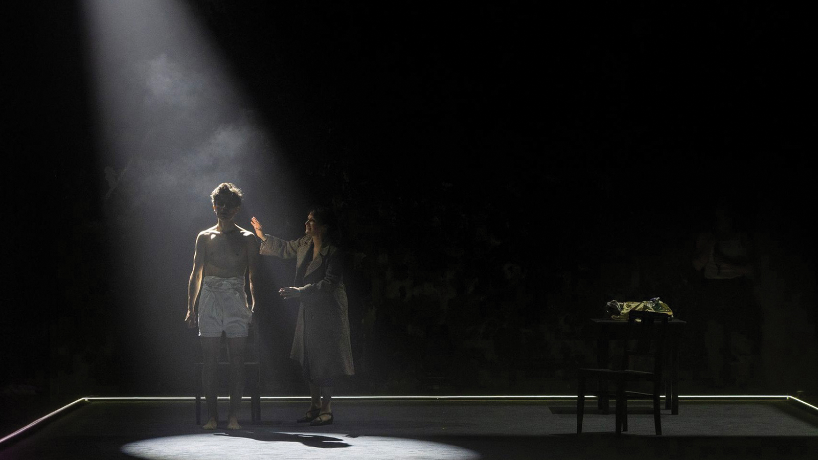 Scena dello spettacolo La Storia