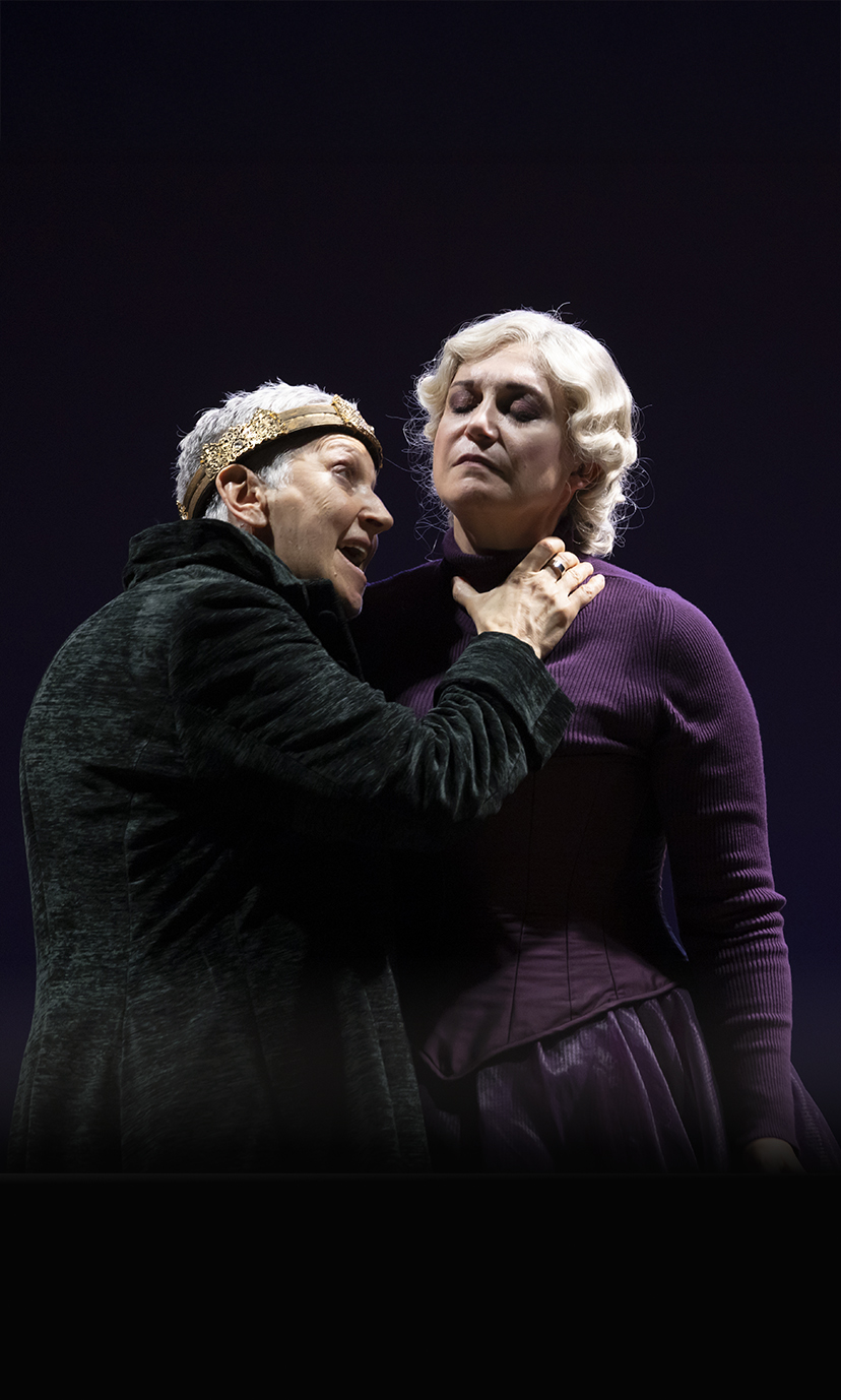 Scena del Riccardo III con Maria Paiato e Francesca Ciocchetti