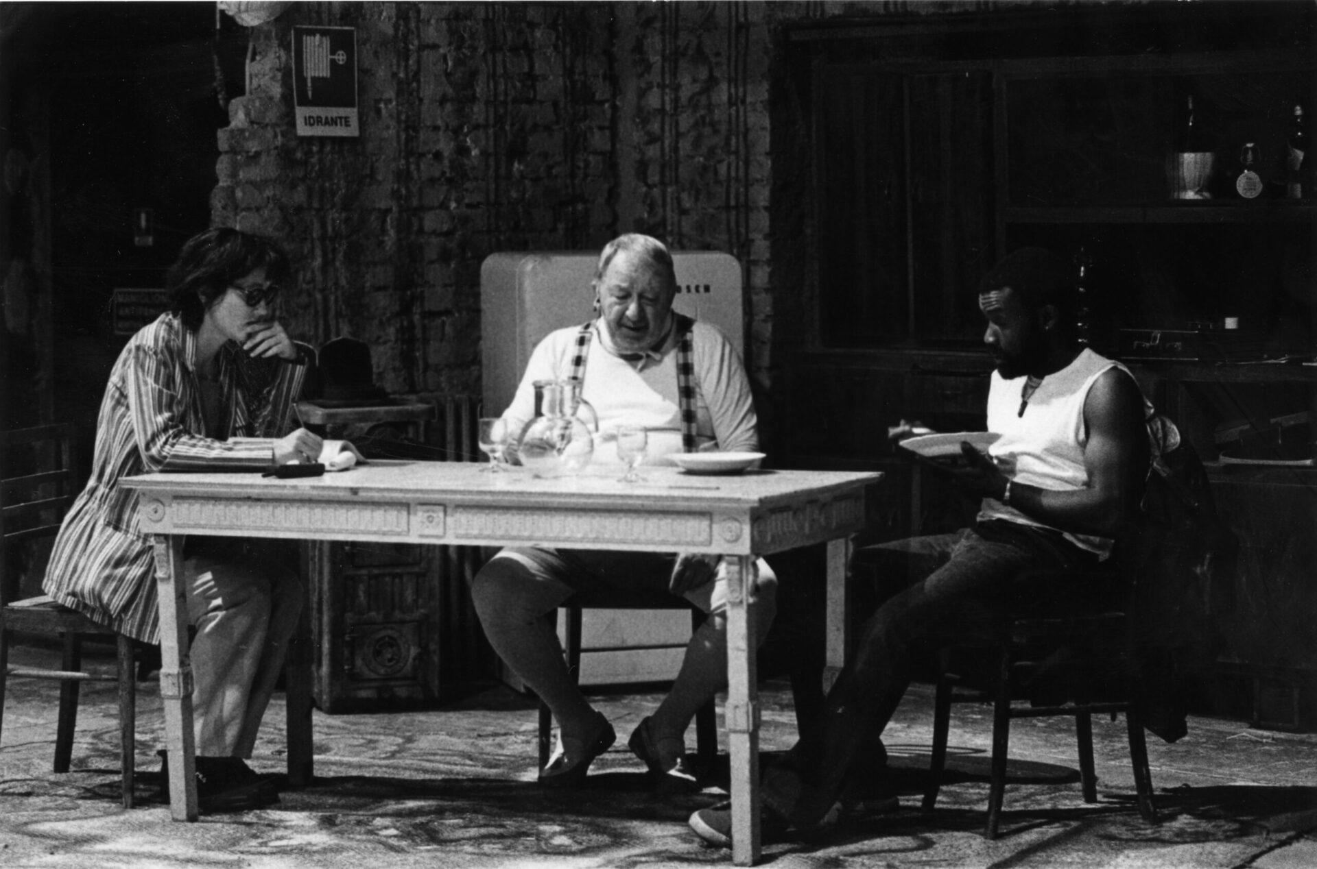 Archival stage photograph from Teatro Franco Parenti’s 1993–1994 production of La tempesta.